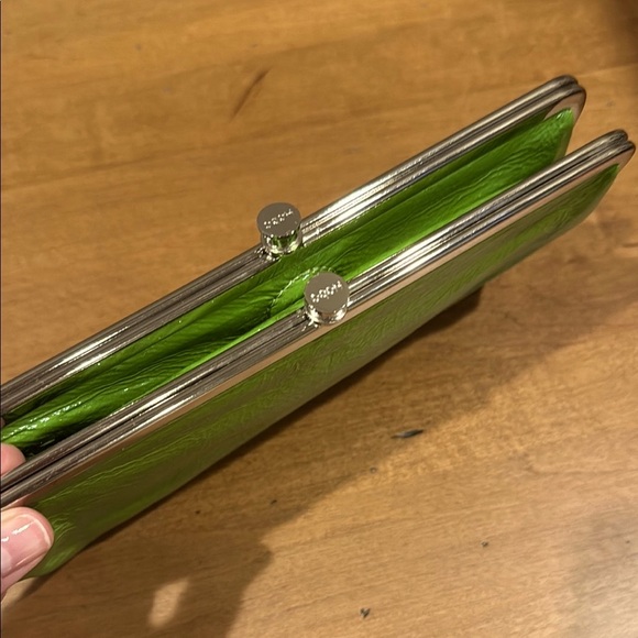 Like NEW HOBO Lauren Clutch Wallet - Picture 3 of 8